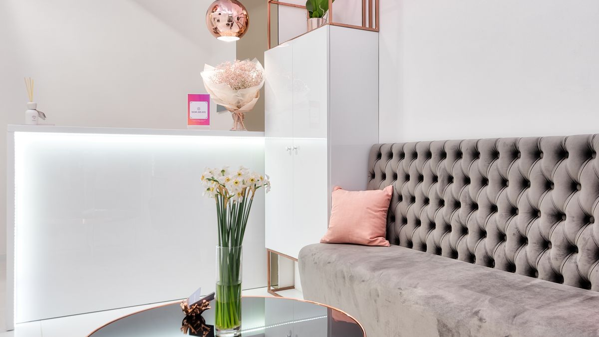 A waiting area at an appointment business after tidying up its booking emails