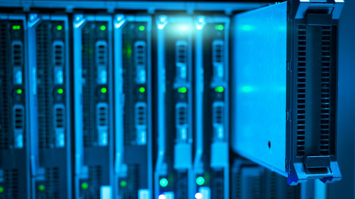 データセンターに並ぶサーバーラック