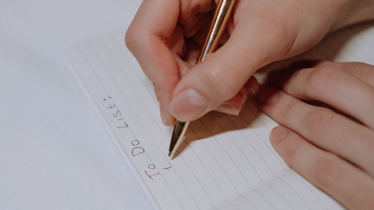 手書きの名簿。調整さんの使い方で未回答者を数えるときの作業